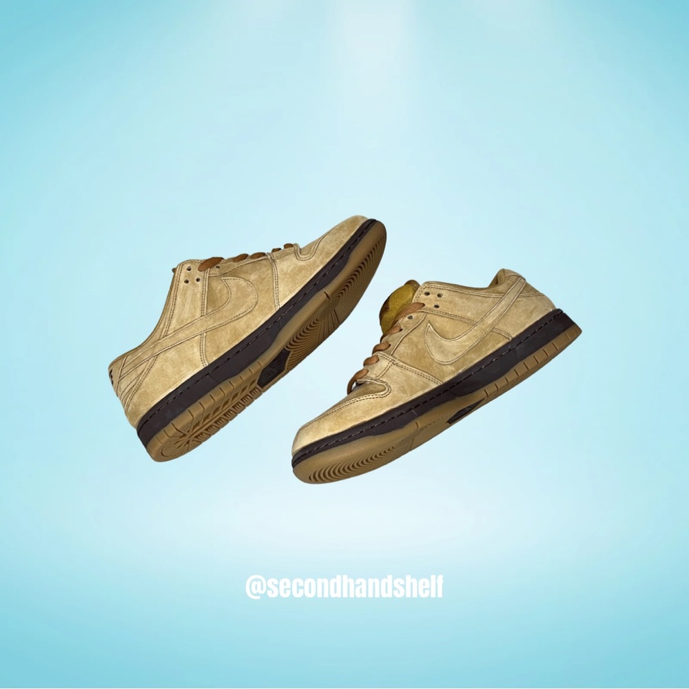 HOLDING FOR VTG_N_THE_BAY